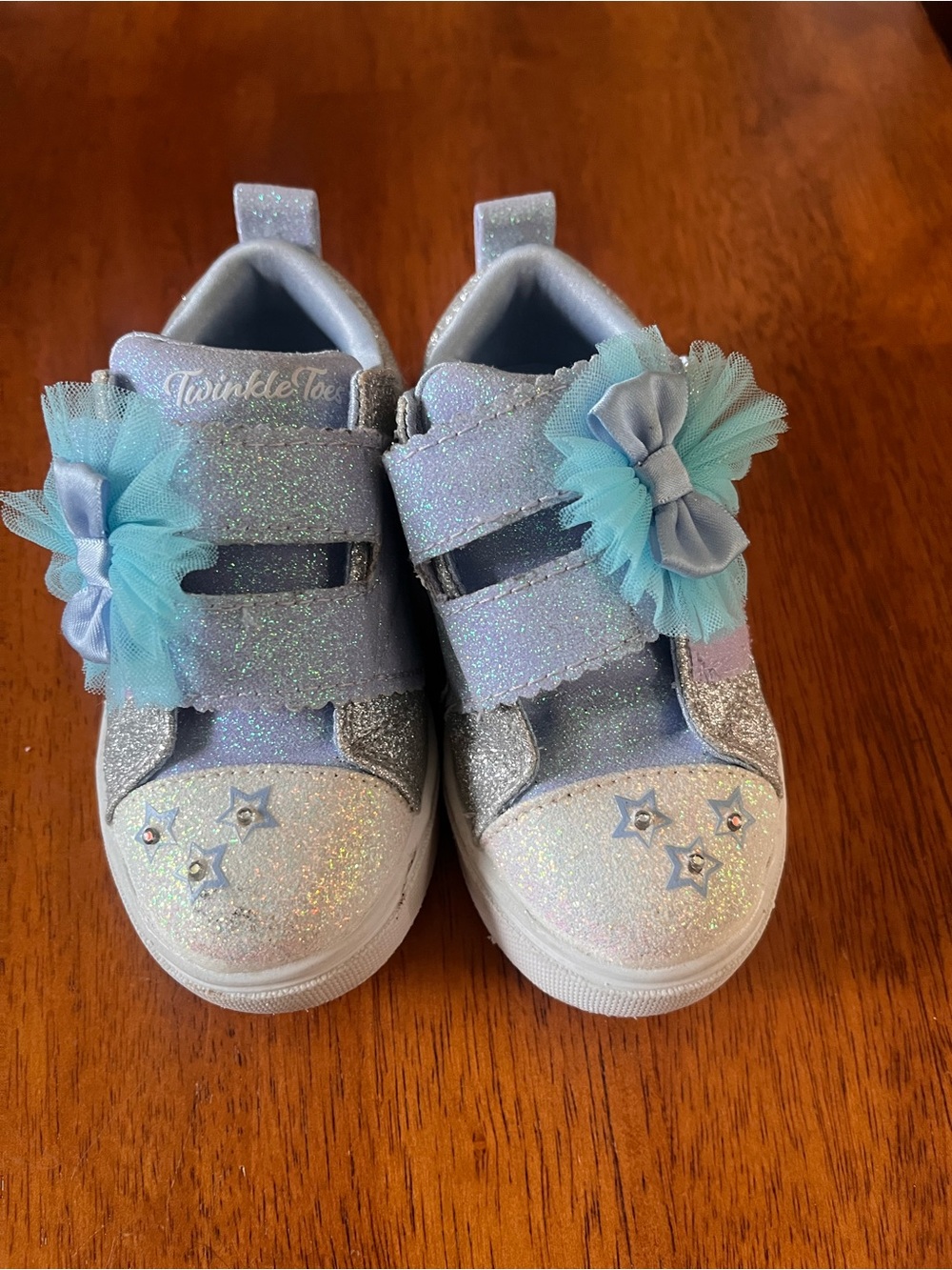 Twinkle Toes Skechers Girls' Glitter Light Blue & Silver Flower Strap Sneakers